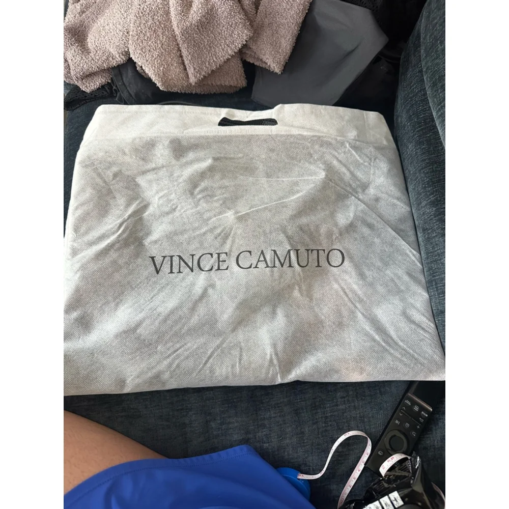 NWT Vince Camuto Black Pebble Tote 17in X 12in‎